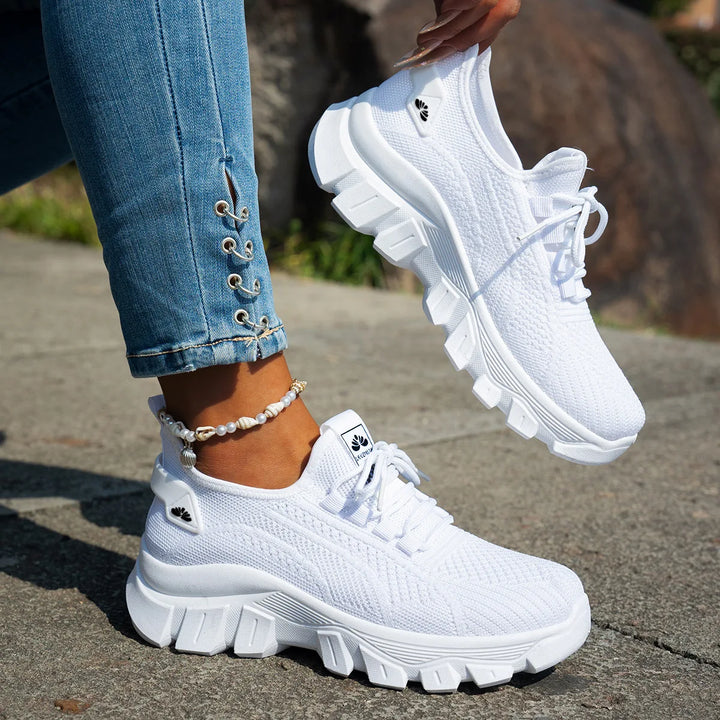 Vetra Motion Sneakers