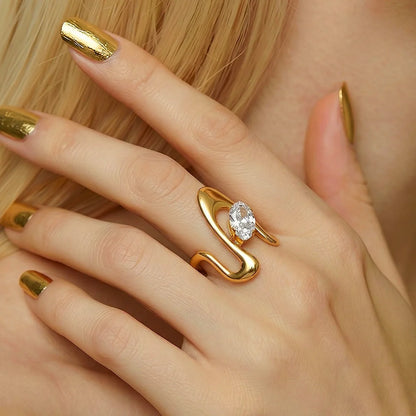 Velora Wave Ring