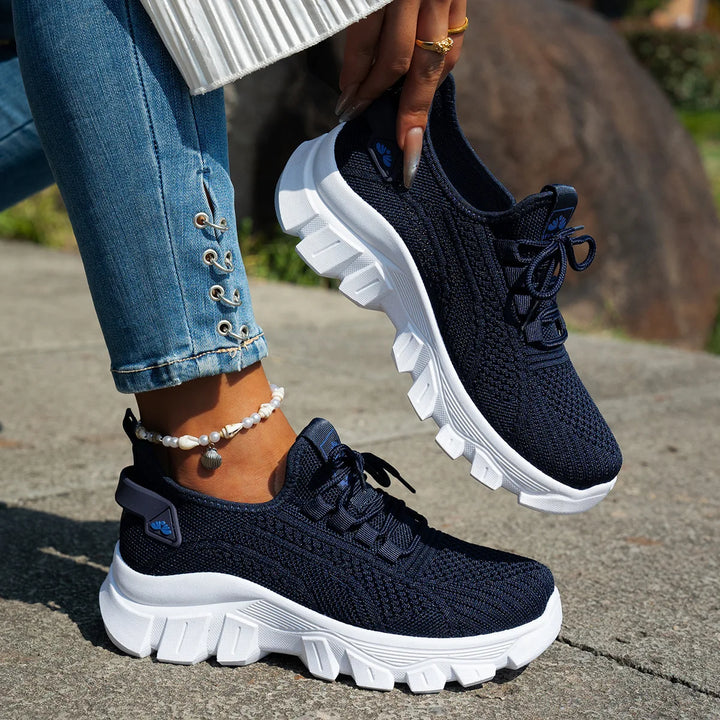 Vetra Motion Sneakers