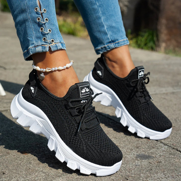 Vetra Motion Sneakers