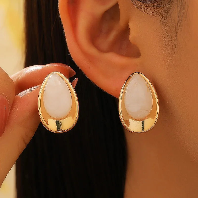 Rosée Teardrop Studs