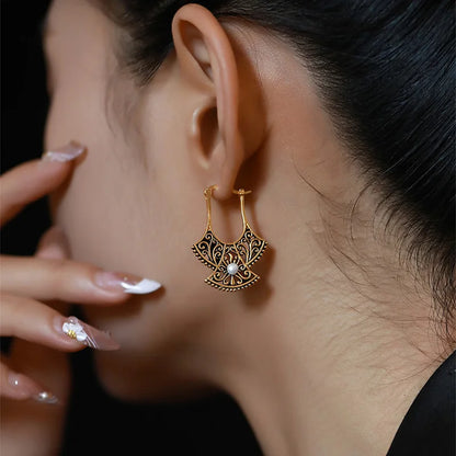Nilay Antique Pearl Earrings