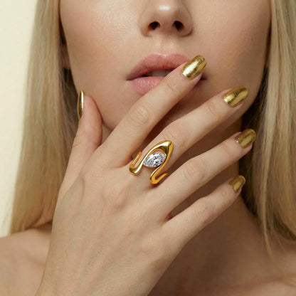 Velora Wave Ring