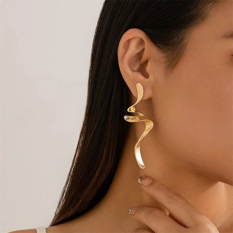 Luma Twist Drop Earrings