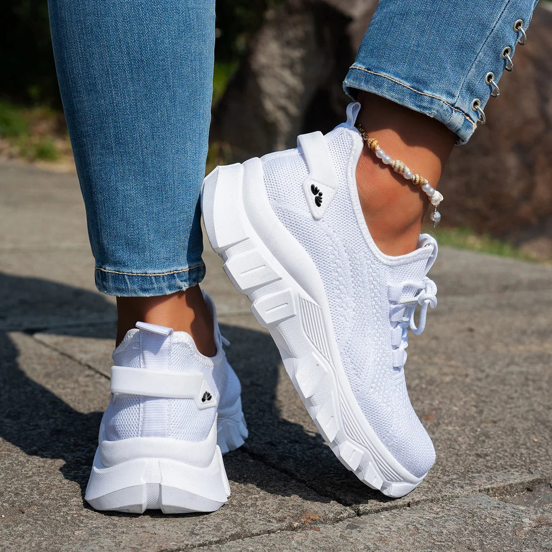 Vetra Motion Sneakers