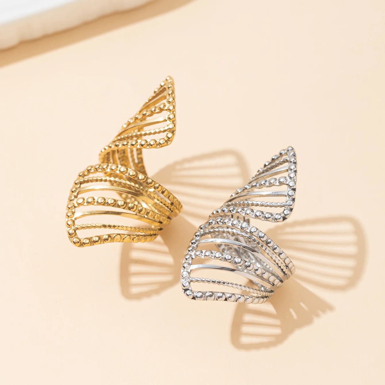 Lira Sculpted Ring