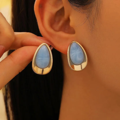 Rosée Teardrop Studs