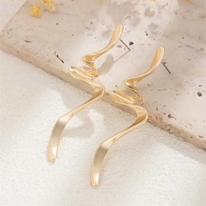 Luma Twist Drop Earrings
