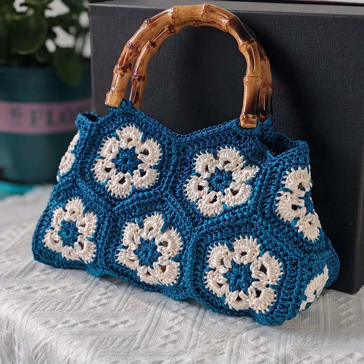 Palma Crochet Bag