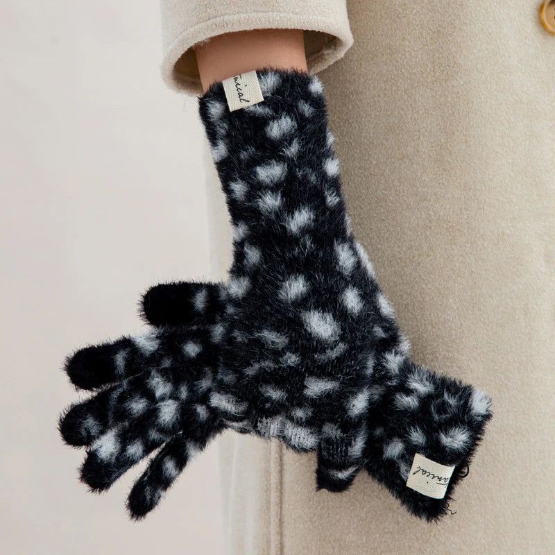 Rory Leopard Knit Gloves