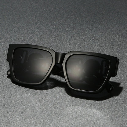 Alessia Medallion Frames