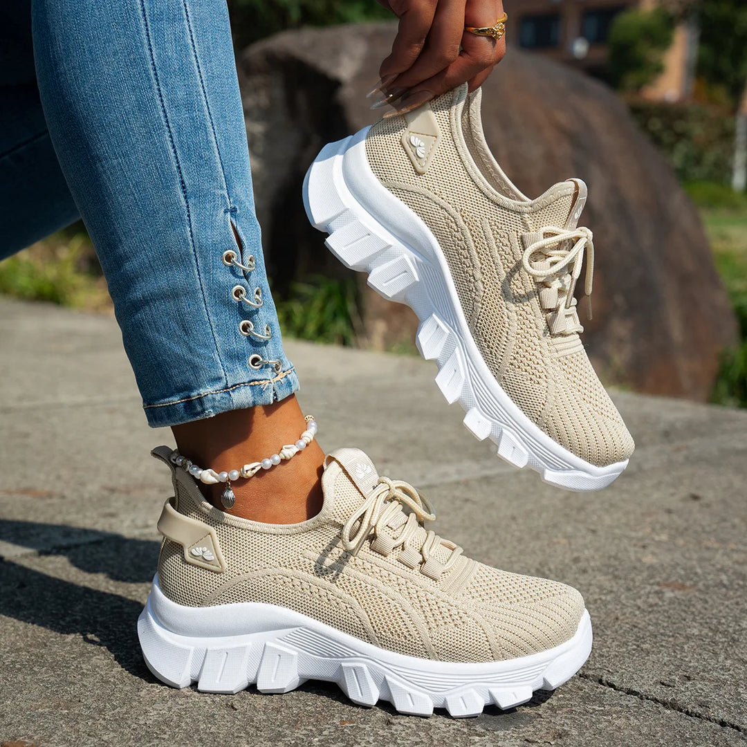Vetra Motion Sneakers