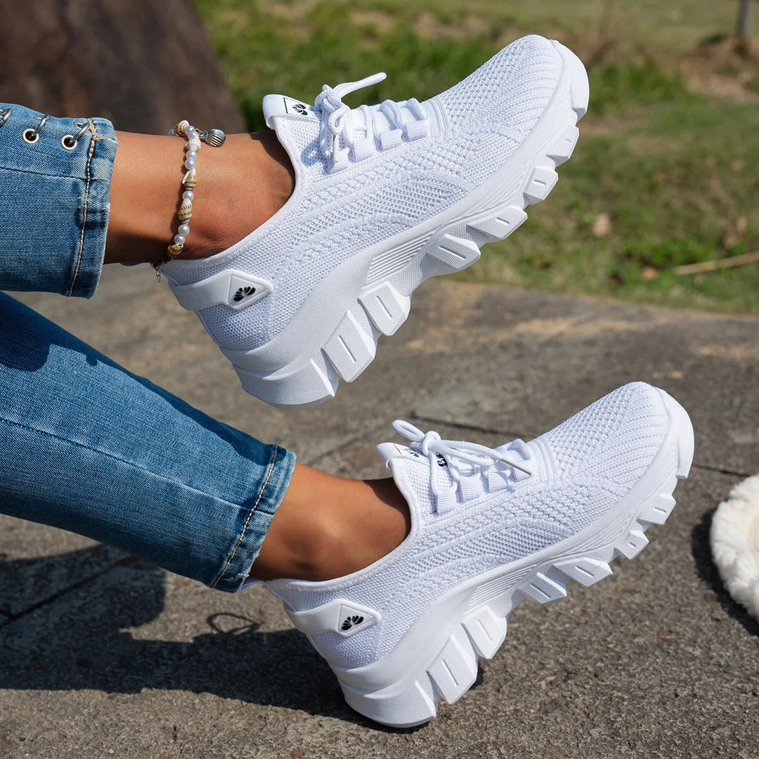 Vetra Motion Sneakers