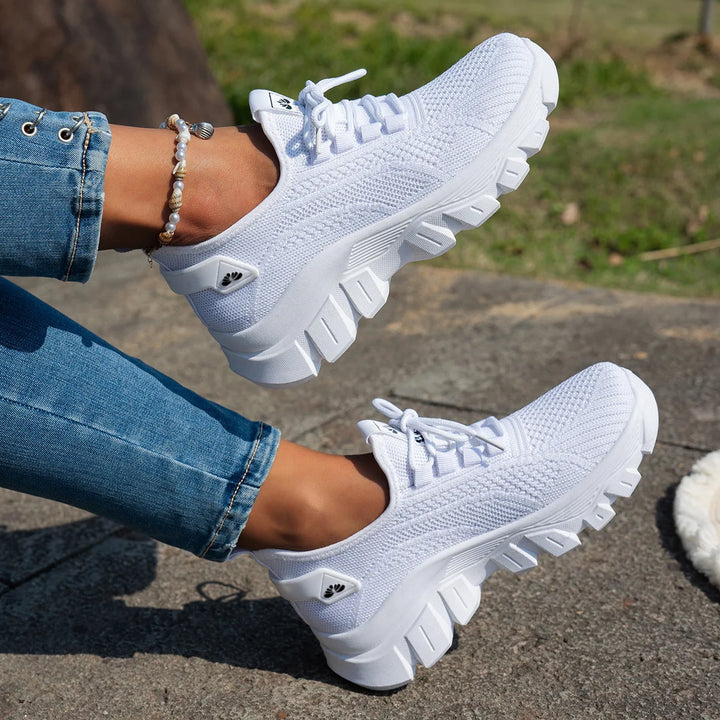 Vetra Motion Sneakers