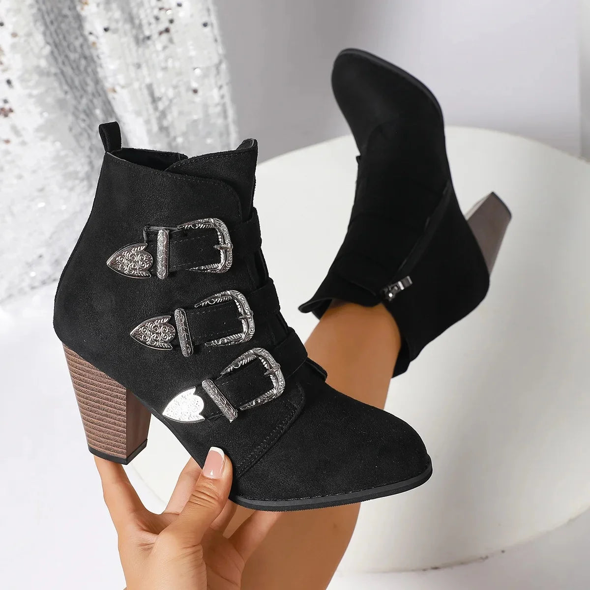 Arlène Buckle Heels