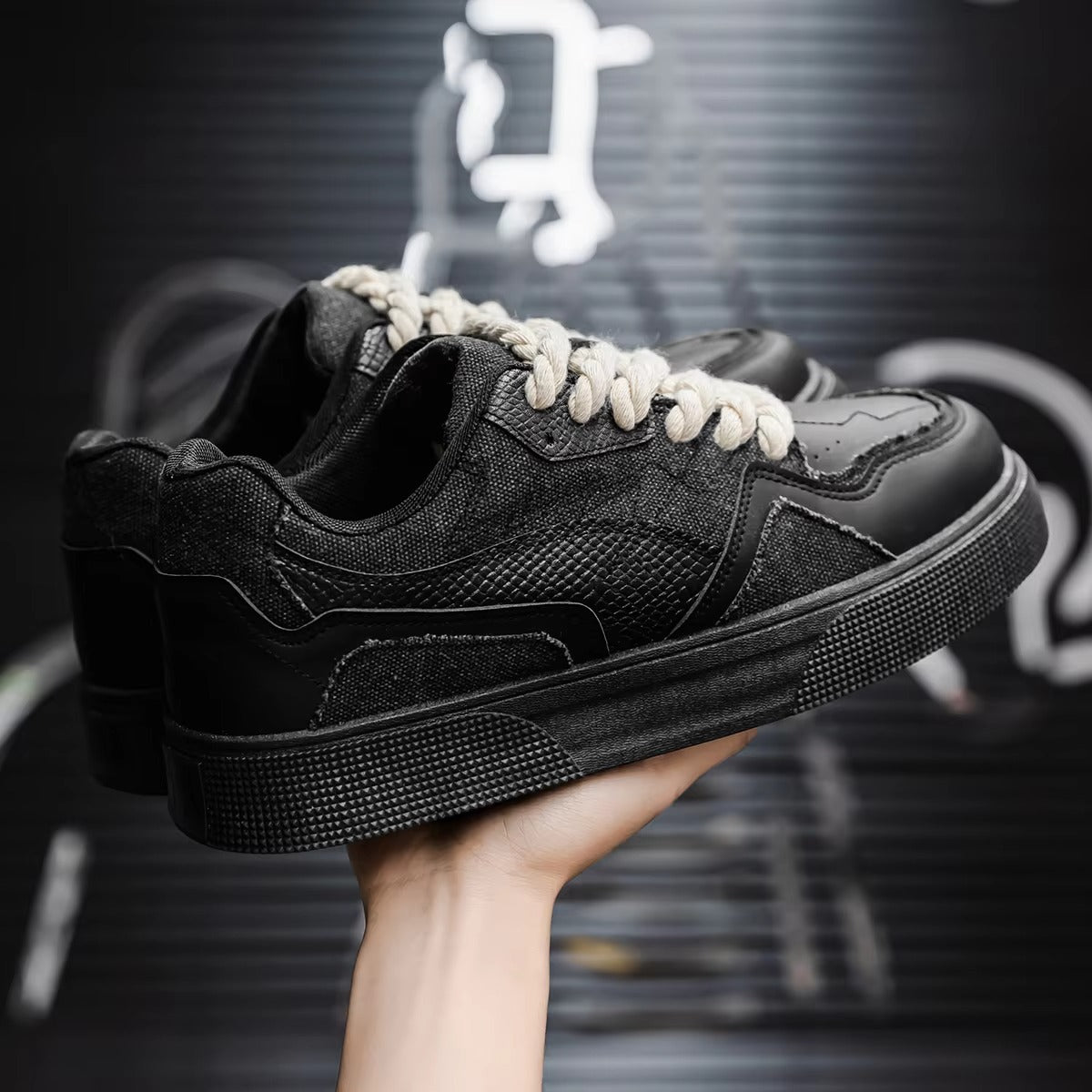 Brixon Canvas Sneakers